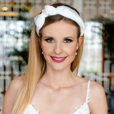 Dodatki ślubneAsymetryczna opaska z perłami Swarovskiego model Elena