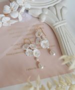 KolczykiKolczyki z kwiatami i perłami Swarovskiego model Aurora
