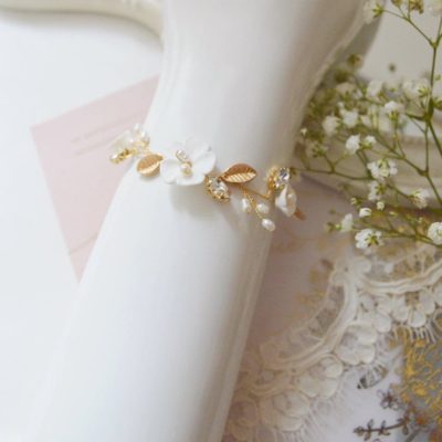 bransoletkiBransoletka z kwiatkami i perełkami słodkowodnymi model Hoja