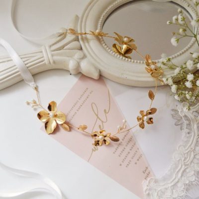 Dodatki ślubneWianek ze złotymi kwiatami i perłami naturalnymi model Dorado