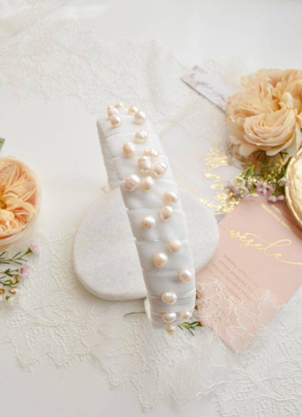Dodatki ślubneOpaska z perłami słodkowodnymi model Akron