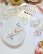 Dodatki ślubneSrebrna spinka z kwiatami model Luita