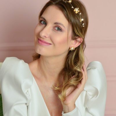 WiankiWianek złote kwiaty i perły naturalne model Bondi